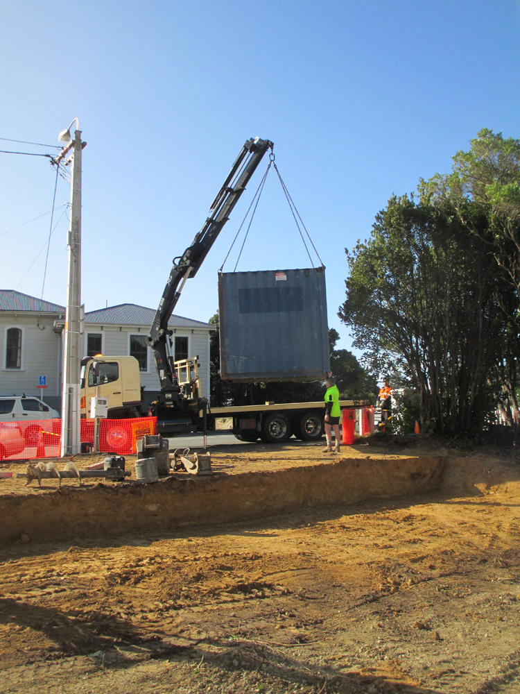 Builder's container